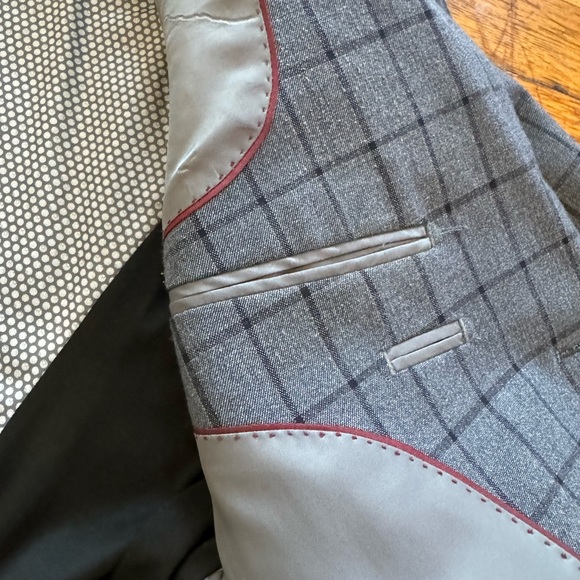 Stylish Suit - Picture 4 of 9